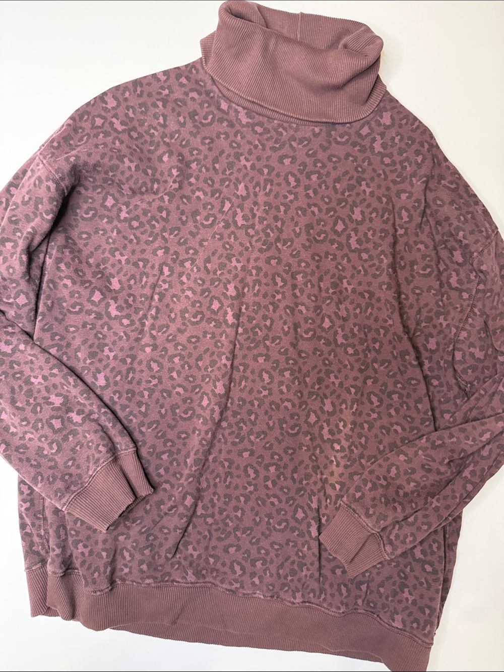 American Eagle Turtleneck Leopard Print sweatshirt